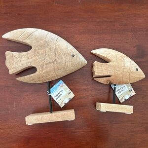 🆕 Set of 2 Brown Wooden Fishes Outdoor Patio Home Tabletop Decor
